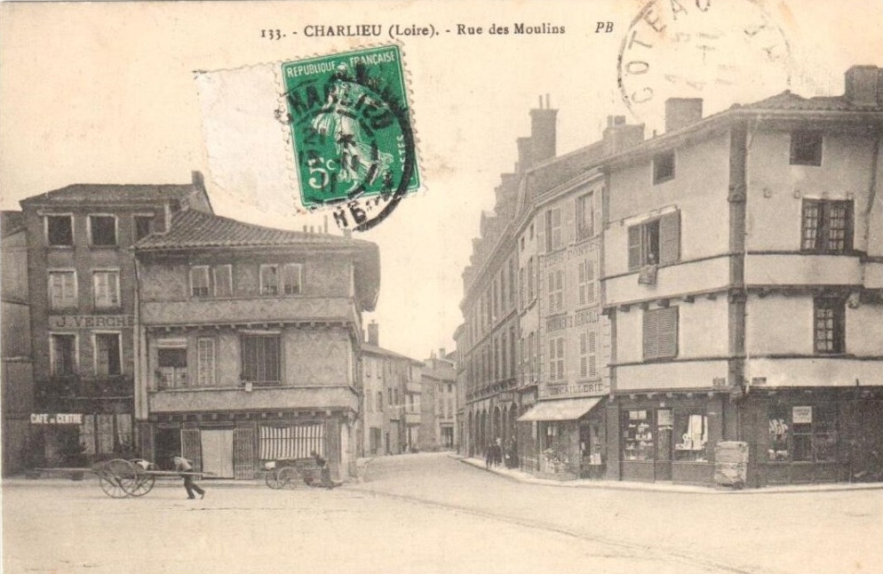 La place StPhilibert Histoire de Charlieu